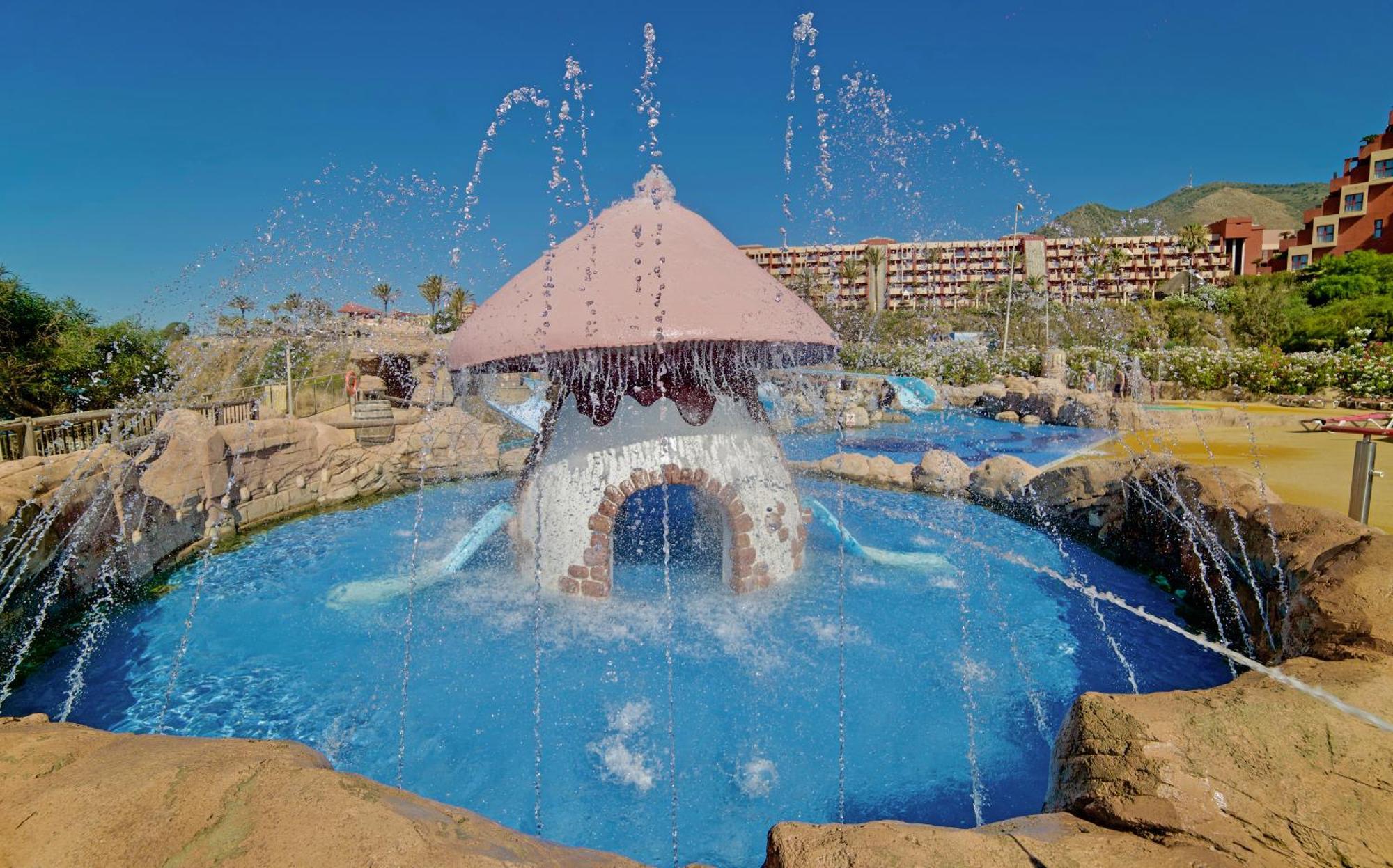 Holiday World Resort Benalmadena Exterior photo